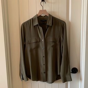 Banana Republic silk blouse •Size S•